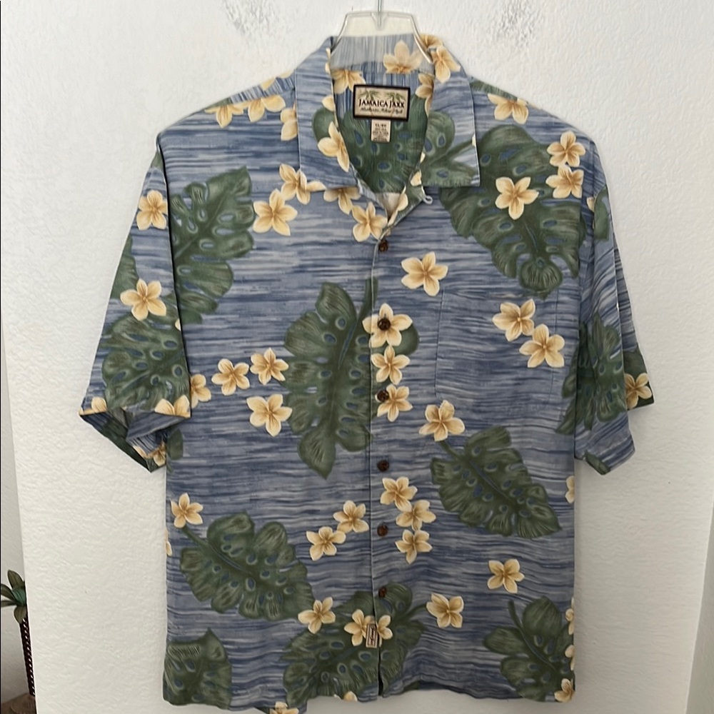 🏝️☀️Jamaica Jaxx Blue and Green Casual Button Down Shirt NWOT EXCELLENT COND
